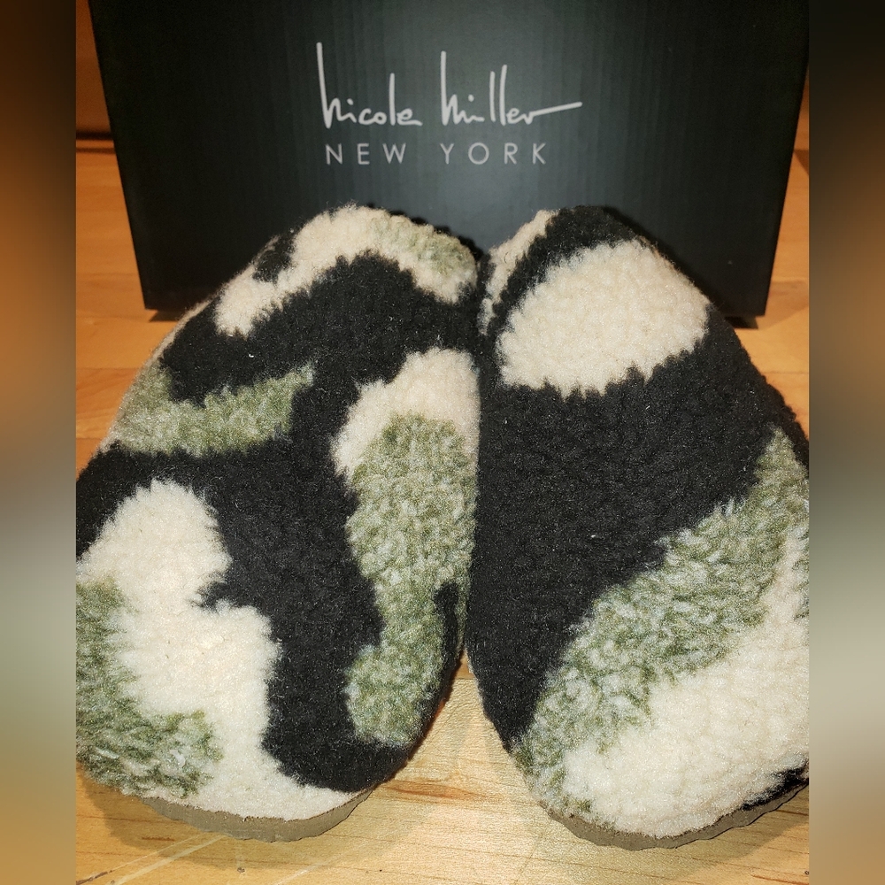 Nicole Miller Camouflage Slides mules wooley faux fur black olive green cream 8